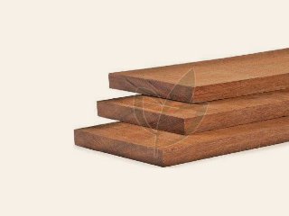 Hardhouten plank fijnbezaagd