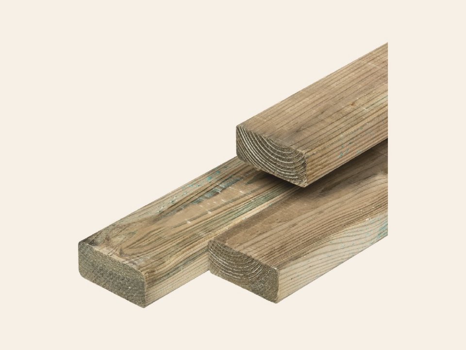 Grenen regel 4,4 × 9,5 × 400 cm, vers, groen geïmpregneerd, geschaafd, 4 ronde hoeken