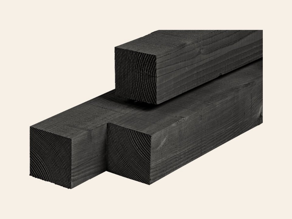 Douglas paal 15,0 × 15,0 × 250 cm, vers, zwart geïmpregneerd, fijnbezaagd, scherpkantig