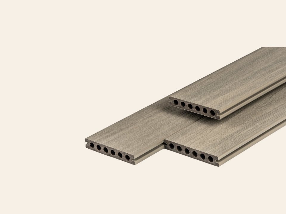 PuraShield composiet vlonderplank 2,3 × 13,8 × 500 cm, light grey, semi-massief, fijne houtnerf, clip systeem