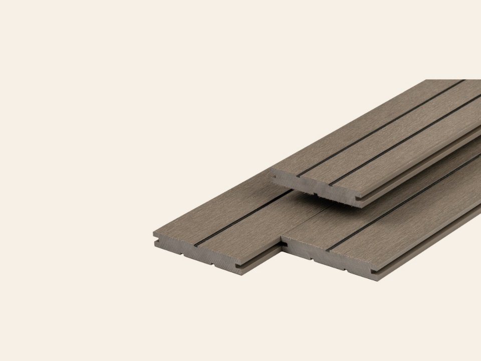 PuraDock composiet vlonderplank 2,2 × 14,6 × 390 cm, light grey, massief, 1 zijde 1 groef, 1 zijde 2 groeven, fijne houtnerf, clip systeem