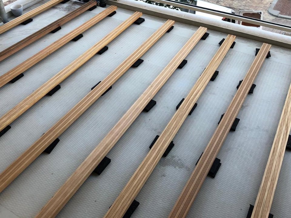 Rubberen Tegeldrager Dakterras / Balkon 30 stuks