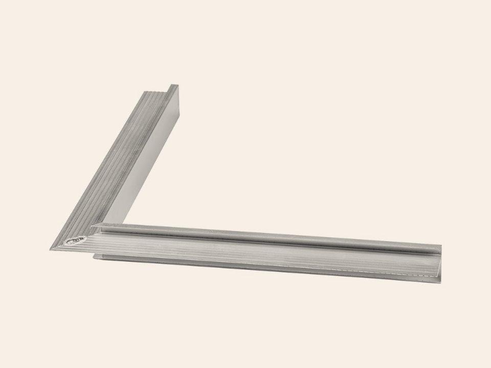 Aluminium daktrim binnenhoek Brute 4,5 × 4,5 × 50 cm + 1 klang
