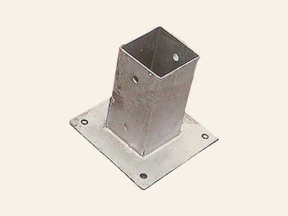 Paalhouder op plaat thermisch verzinkt 7,1 × 7,1 × 13 cm