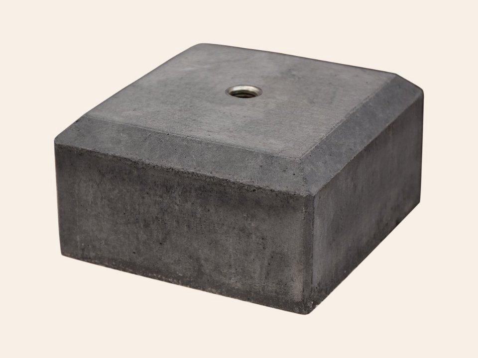 Berton betonpoer 18,0 × 18,0 × 10,0 cm, antraciet, M20-bus, half model