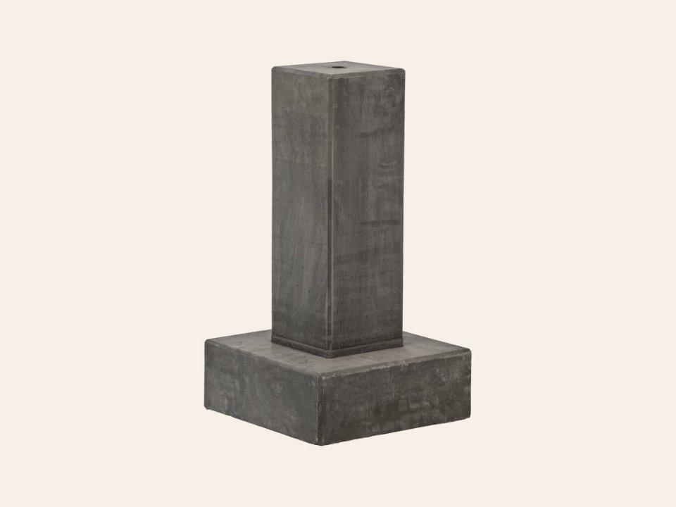 Berton betonpoer (28,0 × 28,0) > (14,0 × 14,0) x 50,0 cm, antraciet, M16-bus, blokpoer