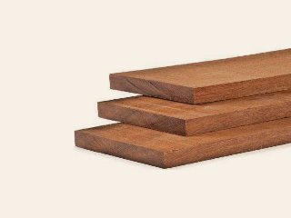 Hardhouten plank fijnbezaagd