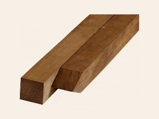 Hardhouten paal fijnbezaagd