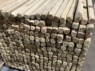 Robinia vierkante paal 70 × 70 mm